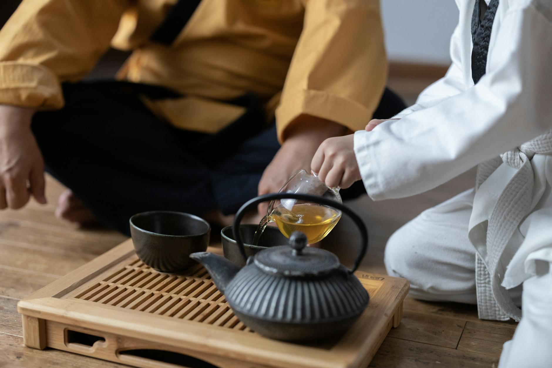 Japanese Knives in Family Kitchens: Precision, Safety, and the Art of Balance