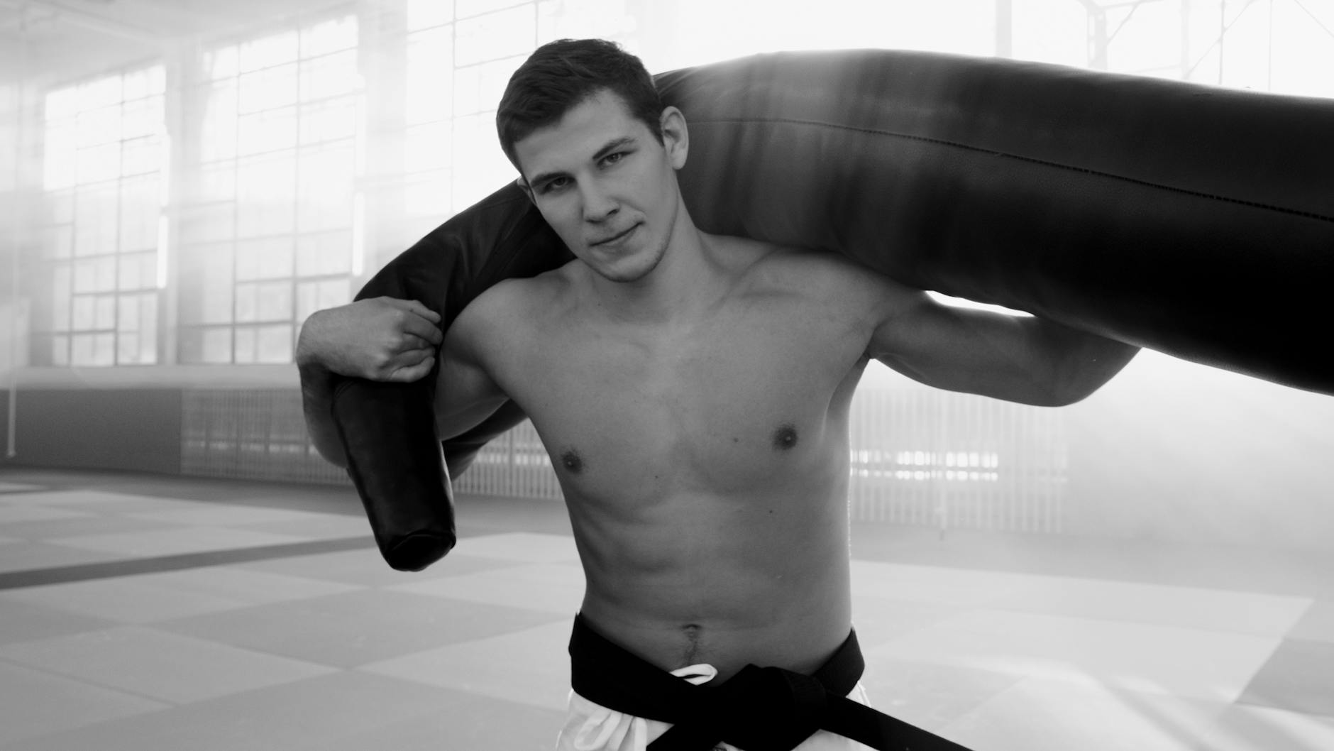 The Art and Discipline of Japanese Knives: Unlocking the Secret of Uniform Slicing