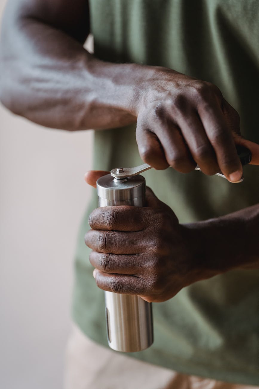 The Art of Holding a Japanese Chef Knife: Unlocking Precision Through Grip